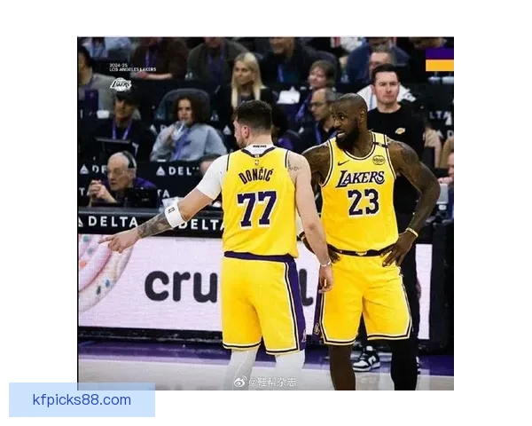 詹姆斯独占多个历史第一 湖人球员打高尔夫合影东契奇靠边站